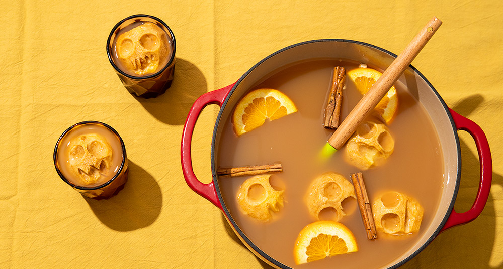 Shrunken head apple cider drink
