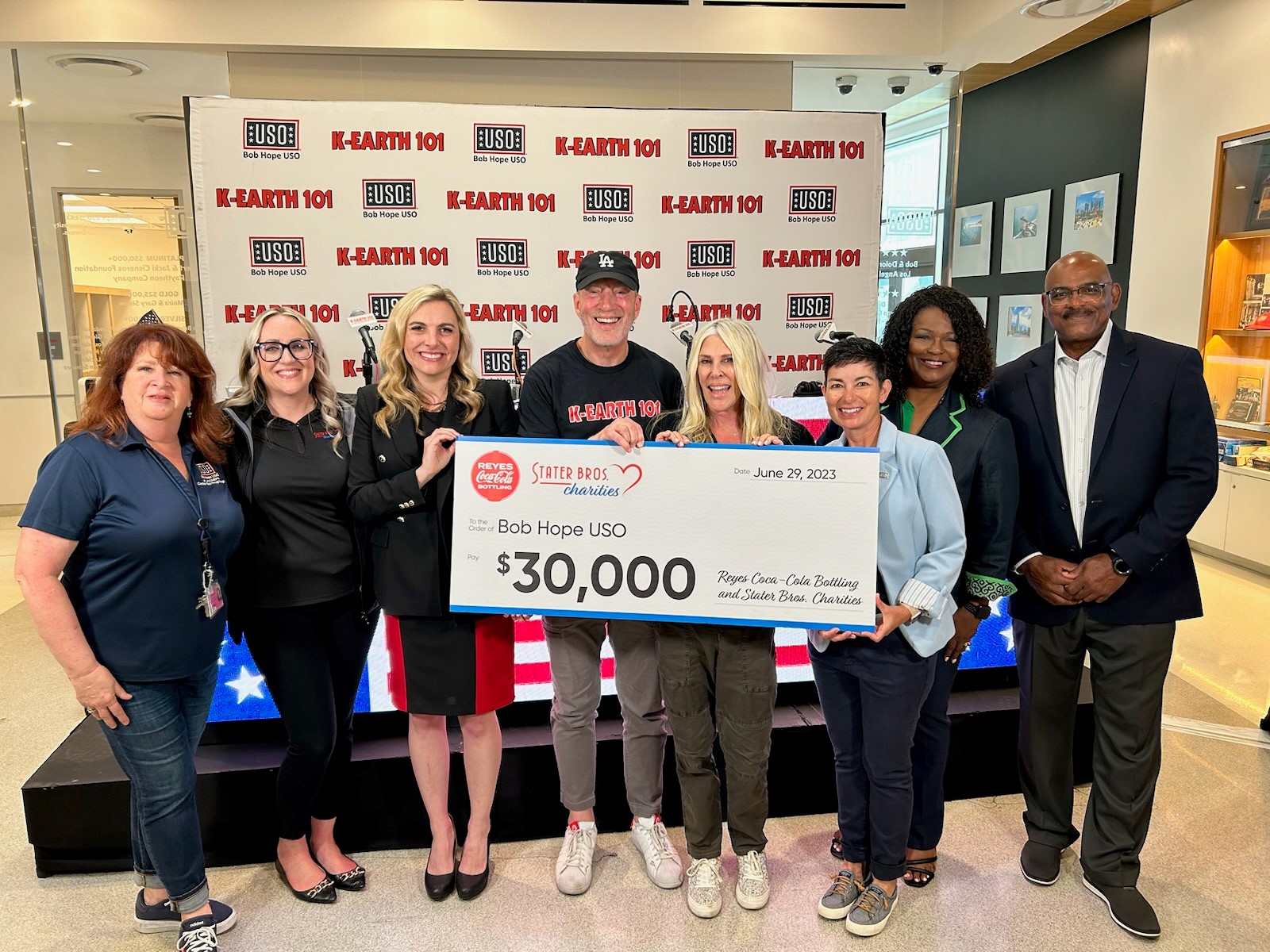 Read more about the article Stater Bros. Charities and Reyes Coca-Cola Bottling Give Back to Military Families