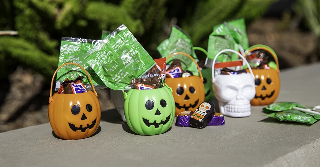 10 Spooky Fun Halloween Kids Crafts - Stater Bros. Markets