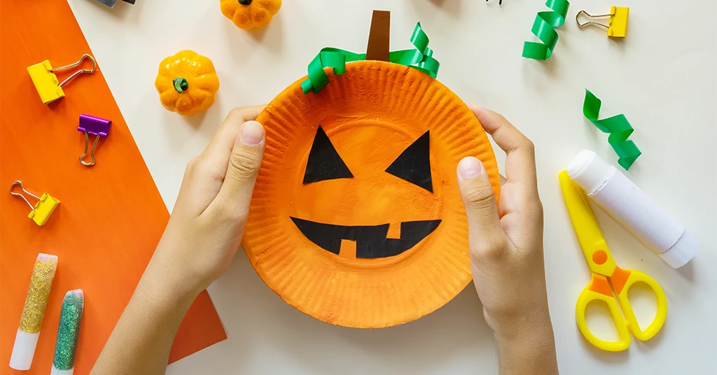 Pumpkin paper plate craft